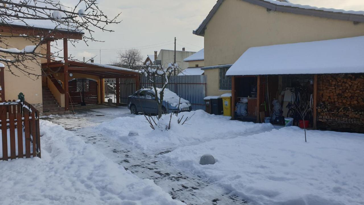 Nikas Appartement *